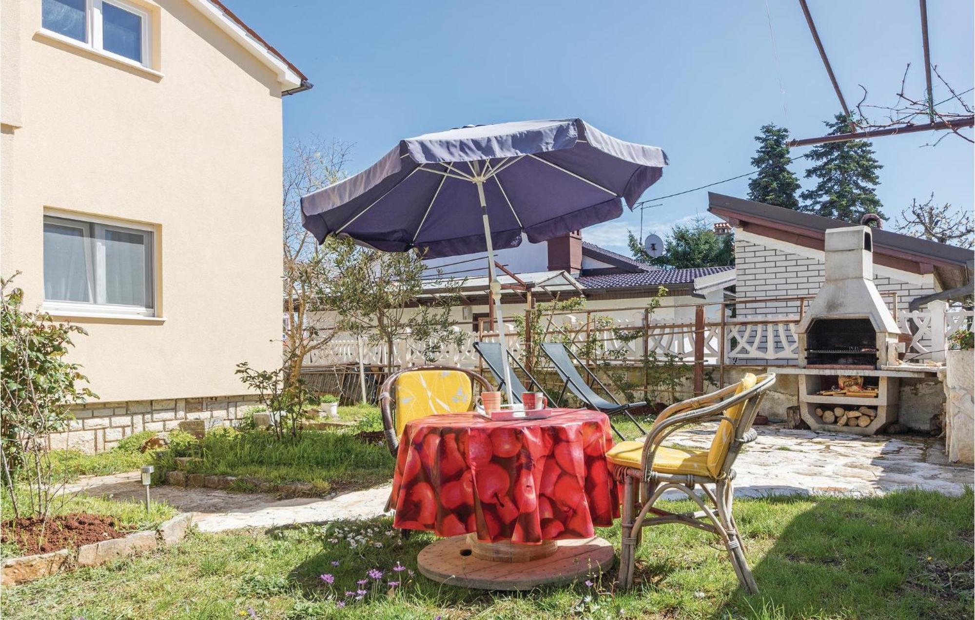 Awesome Apartment In Fazana With Wifi Экстерьер фото